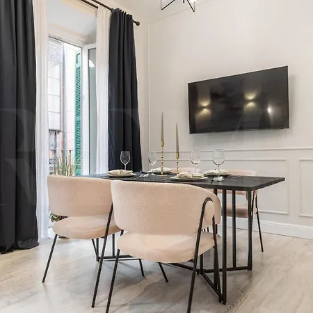 Historic Charm Steps From Landmarks By Rems Apartment Malaga